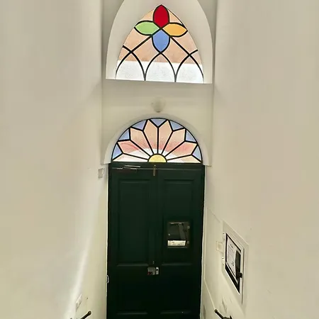 Camerelle 7, Domus Letteraria Capri