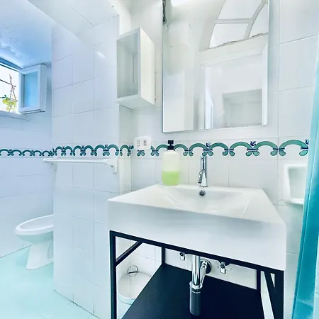 Apartament Camerelle 7, Domus Letteraria Capri