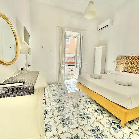 Apartament Camerelle 7, Domus Letteraria