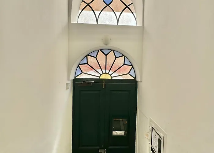 Camerelle 7, Domus Letteraria Κάπρι